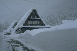 SnowCovered_JapaneseHouse